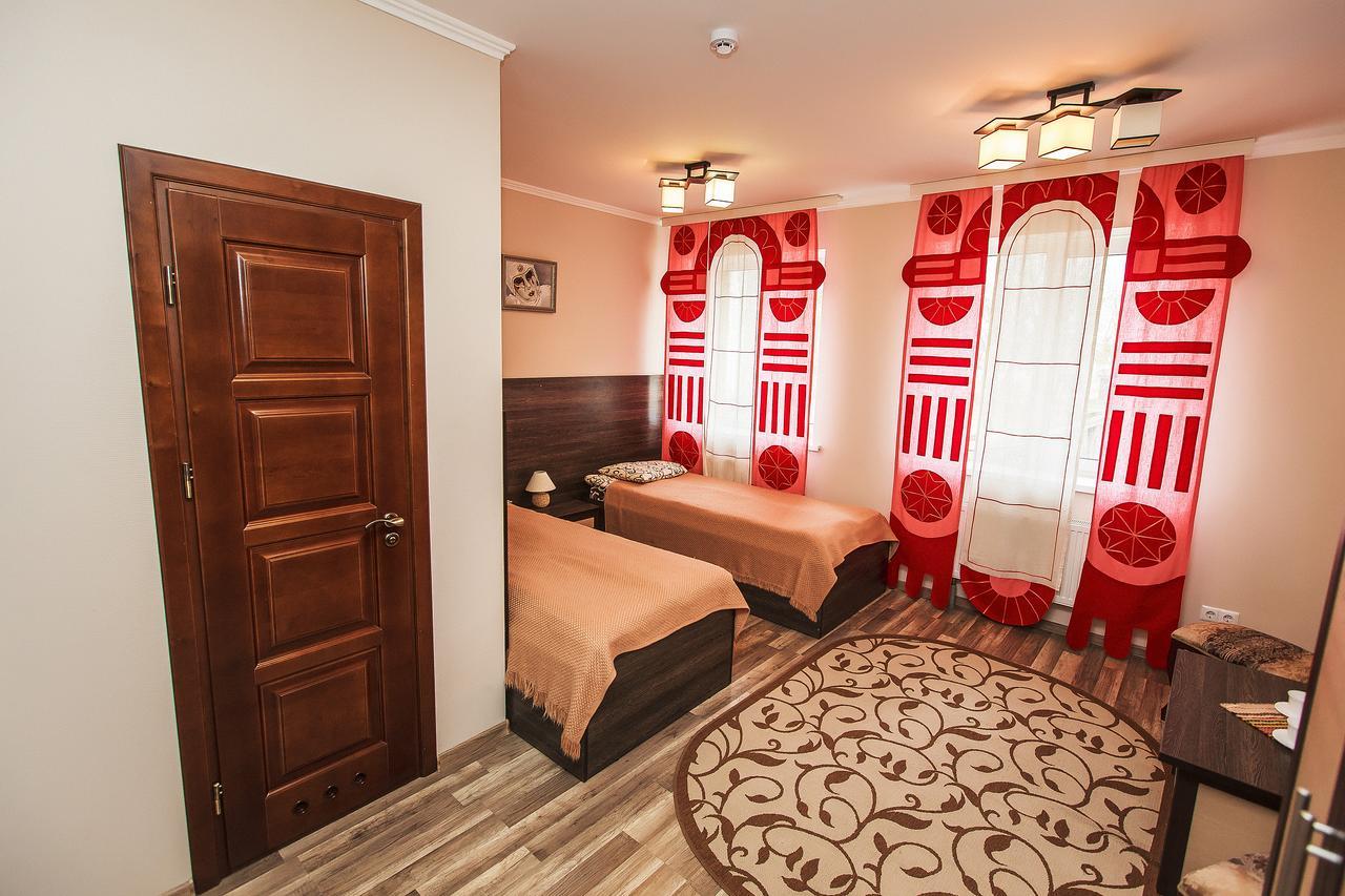 Slavyanskaya Hata Hotel Baranavichy Exterior foto