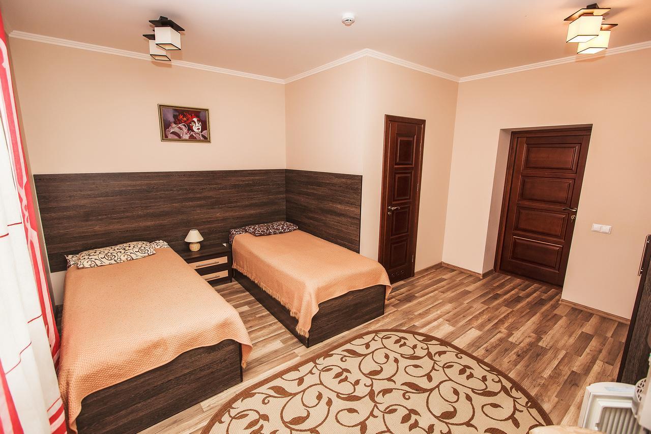 Slavyanskaya Hata Hotel Baranavichy Exterior foto