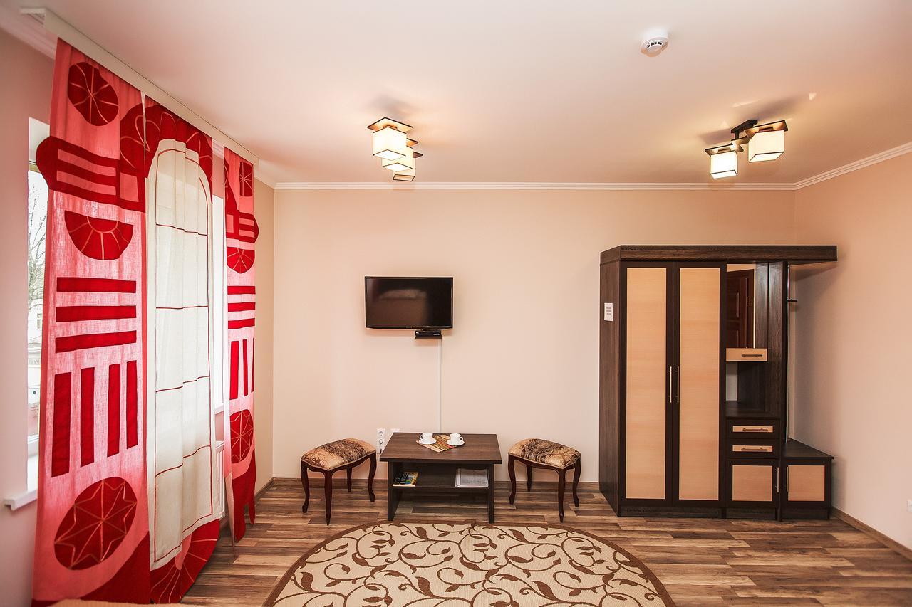Slavyanskaya Hata Hotel Baranavichy Exterior foto
